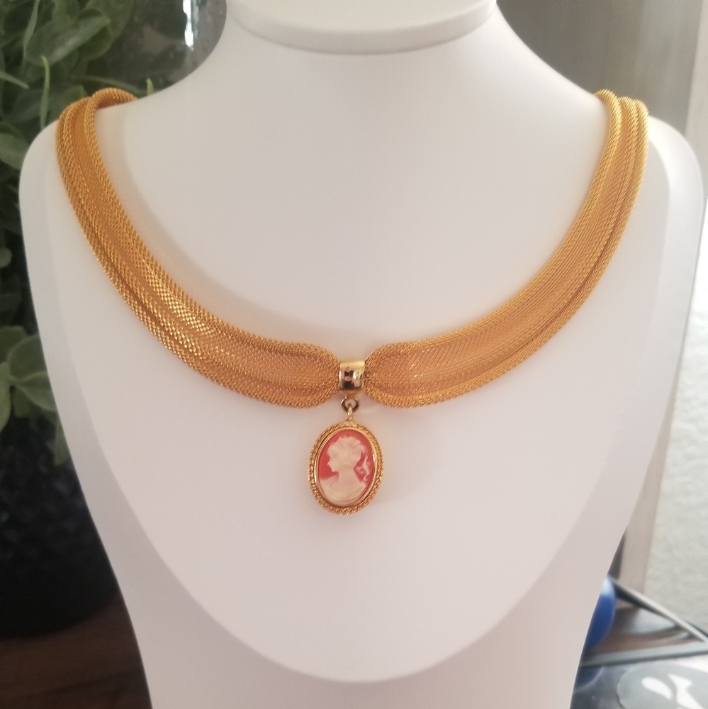 Vintage Cameo Necklace